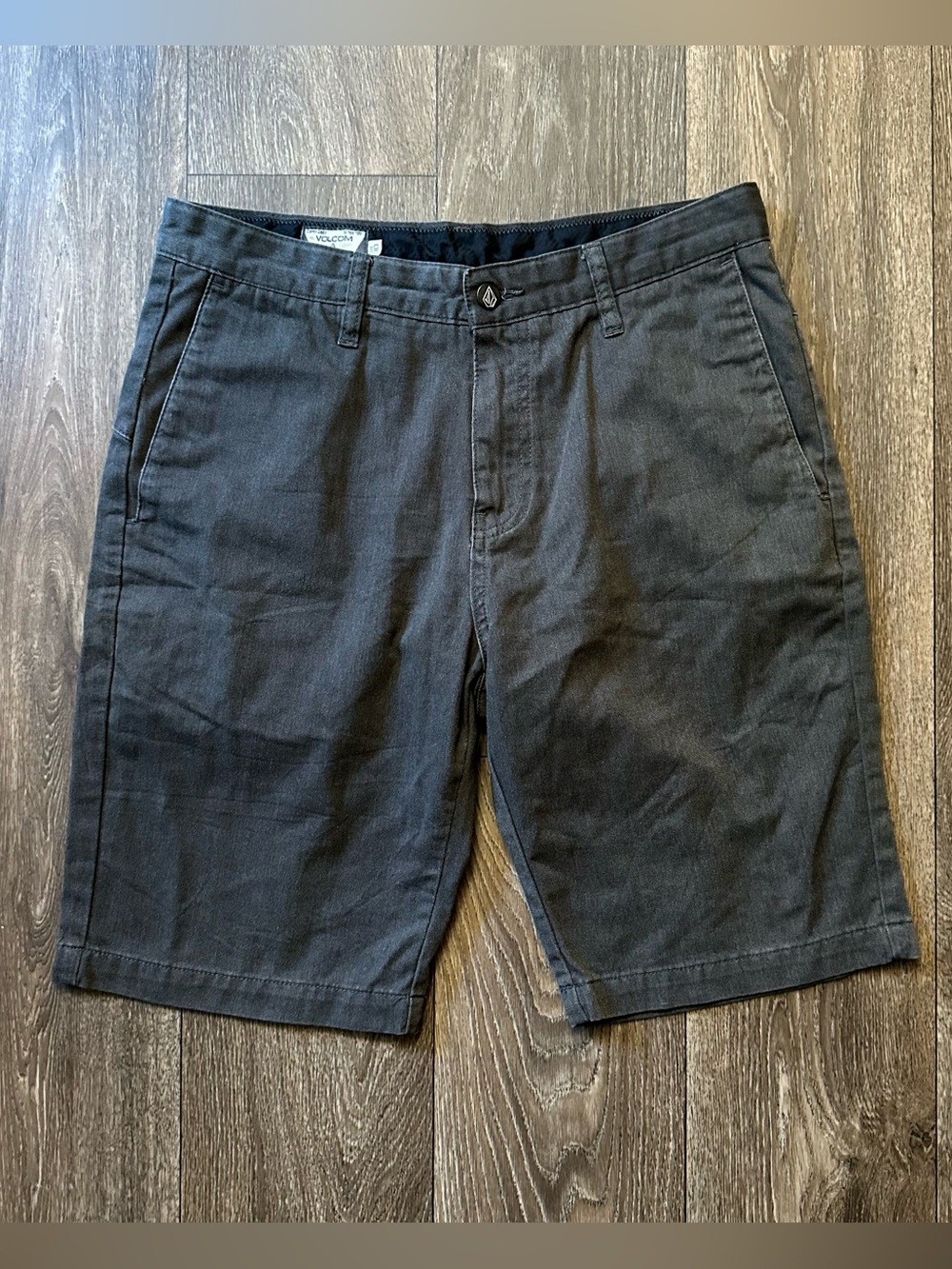 Men’s dark grey volcom skater shorts Sz 30